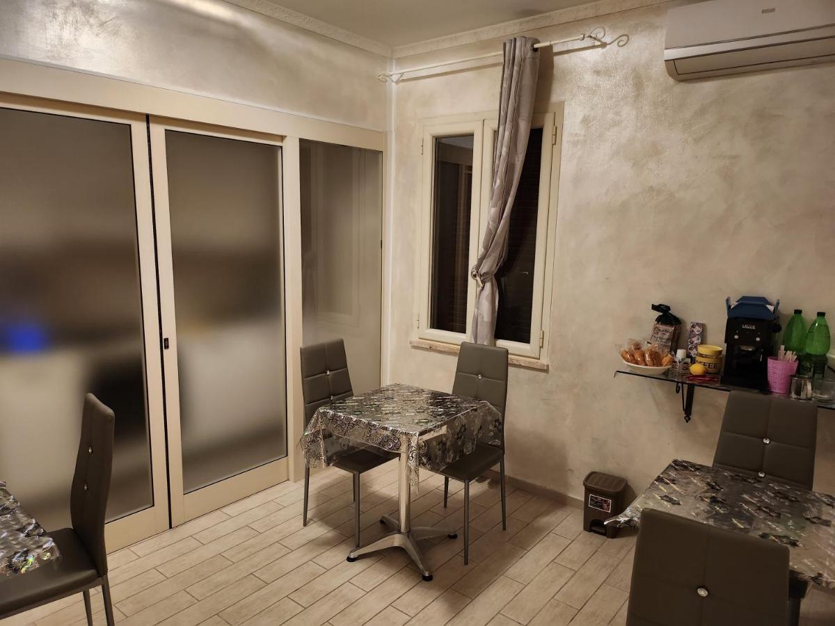 Rosilienza Suites Private Spa, Patio Garden Free Trasfer To & From Airport Fiumicino Exteriér fotografie